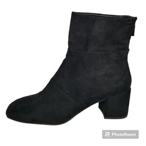 KENNETH COLE NWOT Black Sueded Chunky Heeled Square Toe Bootie